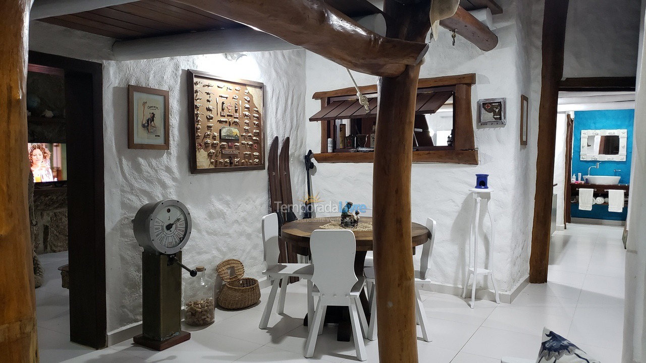 Casa para aluguel de temporada em Ubatuba (Ubatumirim)
