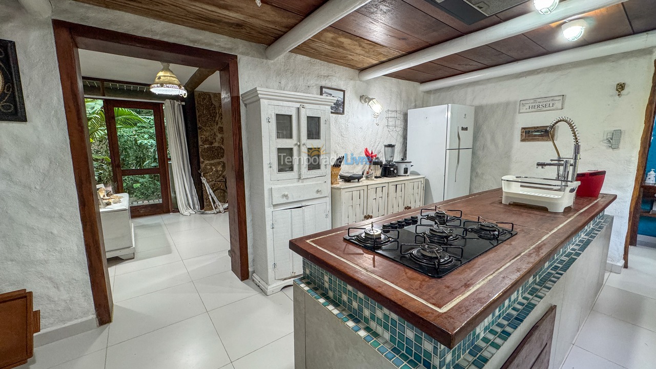 Casa para aluguel de temporada em Ubatuba (Ubatumirim)