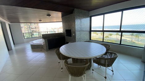 Spacious beachfront apartment in Riviera.