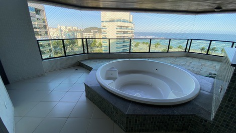 Spacious beachfront apartment in Riviera.
