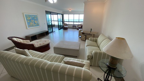 Spacious beachfront apartment in Riviera.