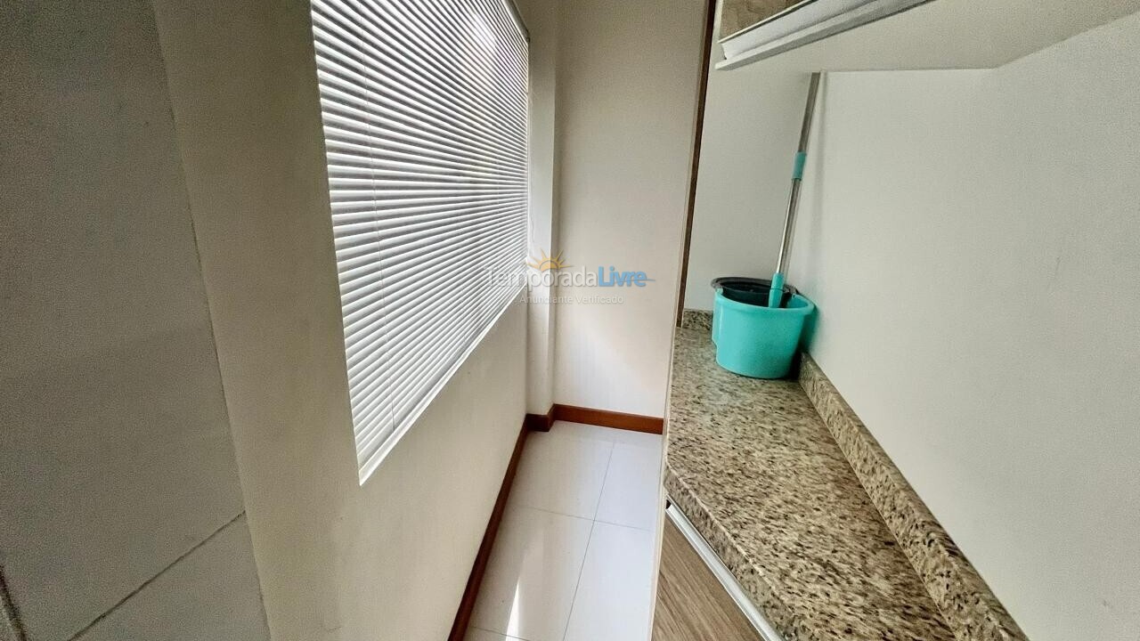 Apartamento para aluguel de temporada em Itapema (Meia Praia)