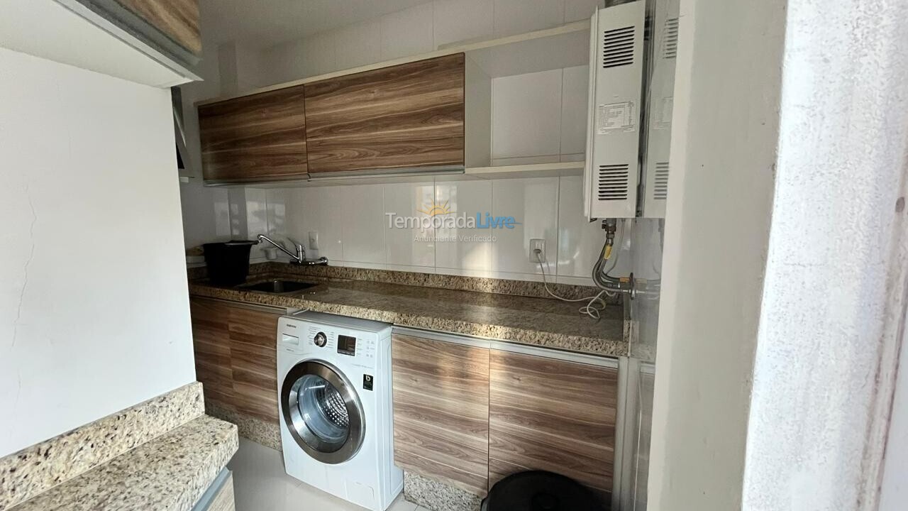 Apartamento para aluguel de temporada em Itapema (Meia Praia)