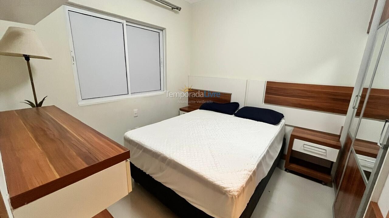 Apartamento para aluguel de temporada em Itapema (Meia Praia)