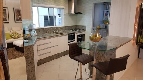 Apartamento frente a la playa para alquiler de temporada – Meia Praia