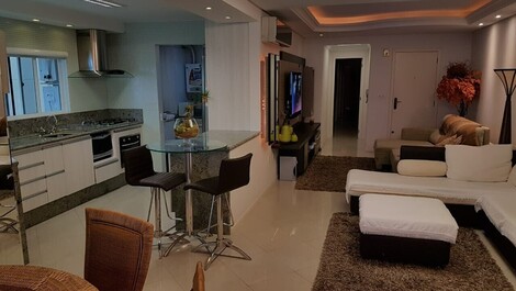 Apartamento frente a la playa para alquiler de temporada – Meia Praia