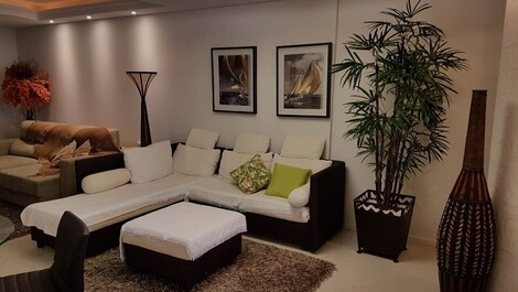 Apartamento frente a la playa para alquiler de temporada – Meia Praia