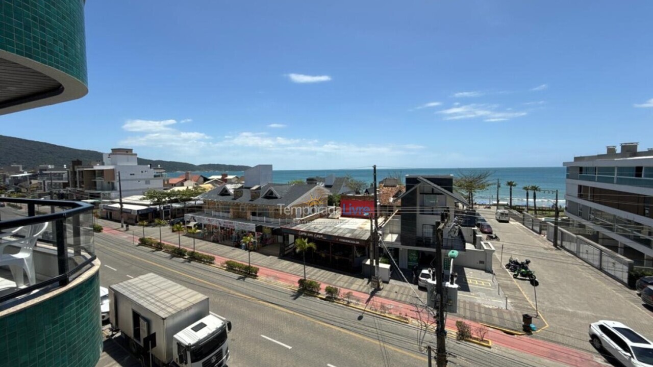 Apartment for vacation rental in Bombinhas (Bombas 011)