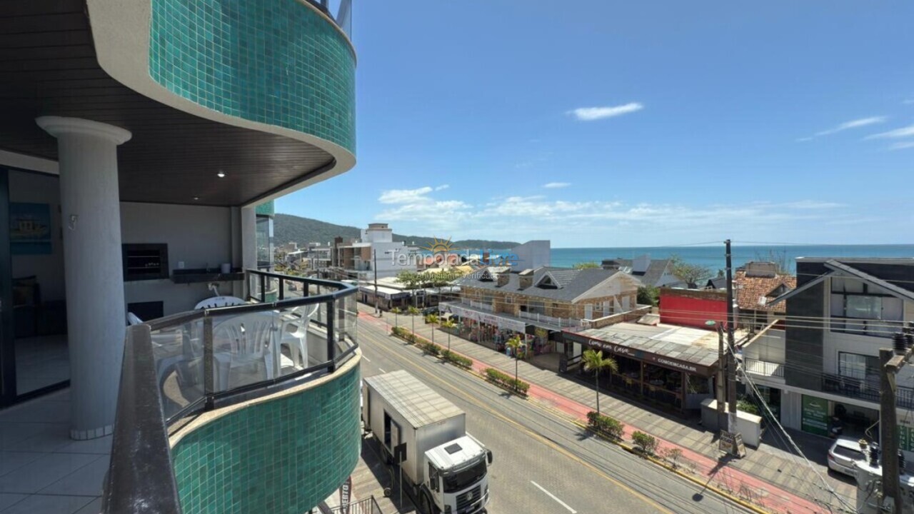 Apartment for vacation rental in Bombinhas (Bombas 011)