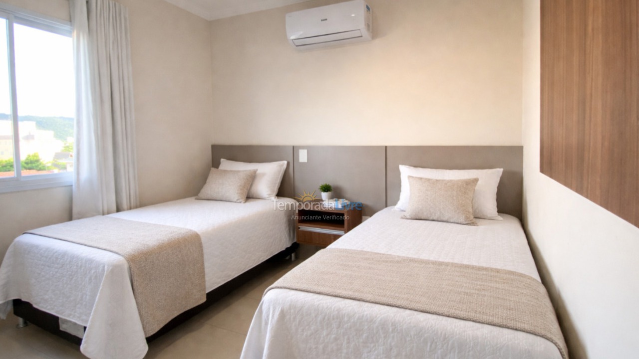 Apartment for vacation rental in Bombinhas (Bombas 115)