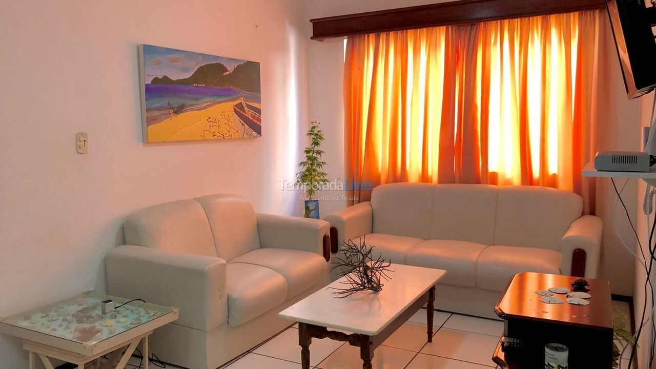 Apartamento para aluguel de temporada em Bombinhas (Bombas 115)