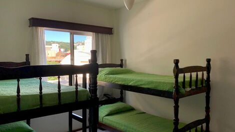 Apartamento 50 metros do mar de Bombas