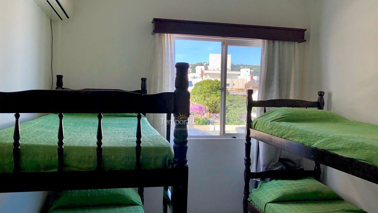 Apartamento para aluguel de temporada em Bombinhas (Bombas 115)