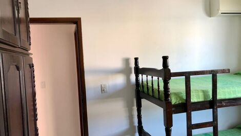 Apartamento 50 metros do mar de Bombas