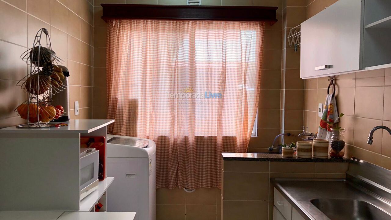 Apartamento para aluguel de temporada em Bombinhas (Bombas 115)