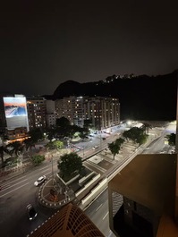 Apto em Copacabana | Vista lateral para o Mar