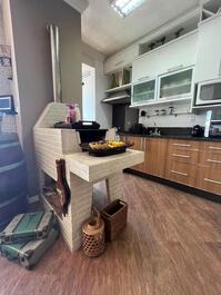 APARTAMENTO FRENTE-MAR PARA LOCAÇÃO DE TEMPORADA – MEIA PRAIA