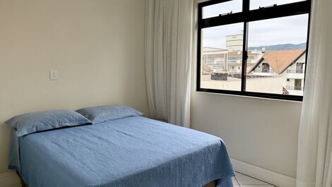 Apartment with sea view for seasonal rental.