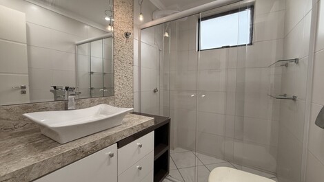 Apartment with sea view for seasonal rental.