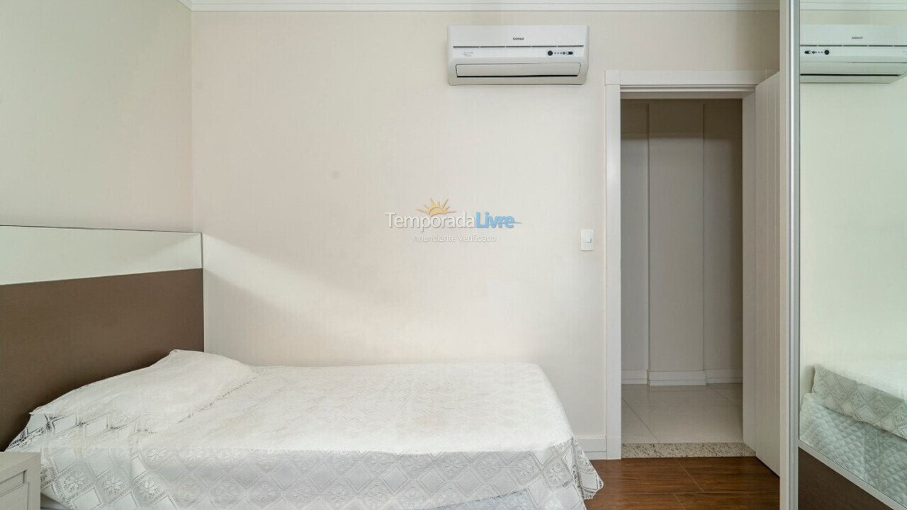 Apartment for vacation rental in 