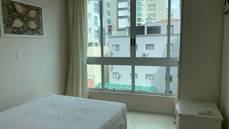 Apartamento frente a la playa para alquiler de temporada – Meia Praia