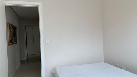 Apartamento frente a la playa para alquiler de temporada – Meia Praia