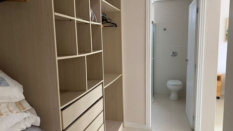 Apartamento frente a la playa para alquiler de temporada – Meia Praia
