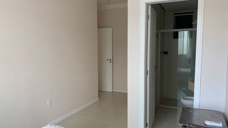 Apartamento frente a la playa para alquiler de temporada – Meia Praia