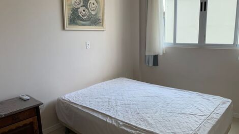 Apartamento frente a la playa para alquiler de temporada – Meia Praia