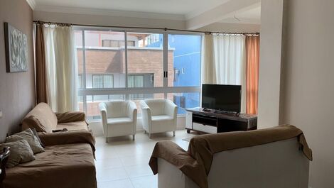 Apartamento frente a la playa para alquiler de temporada – Meia Praia