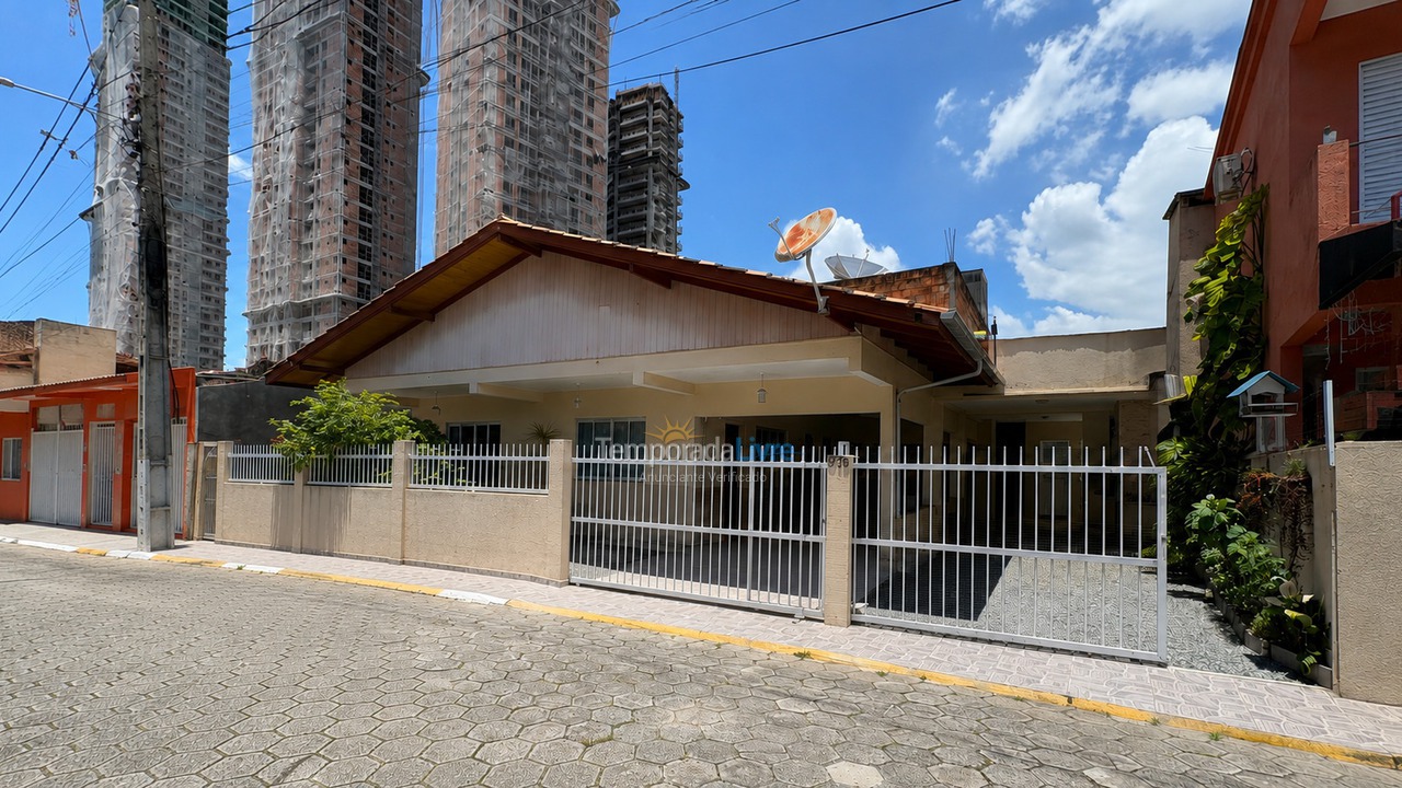 Casa para alquiler de vacaciones em Itapema (Centro)