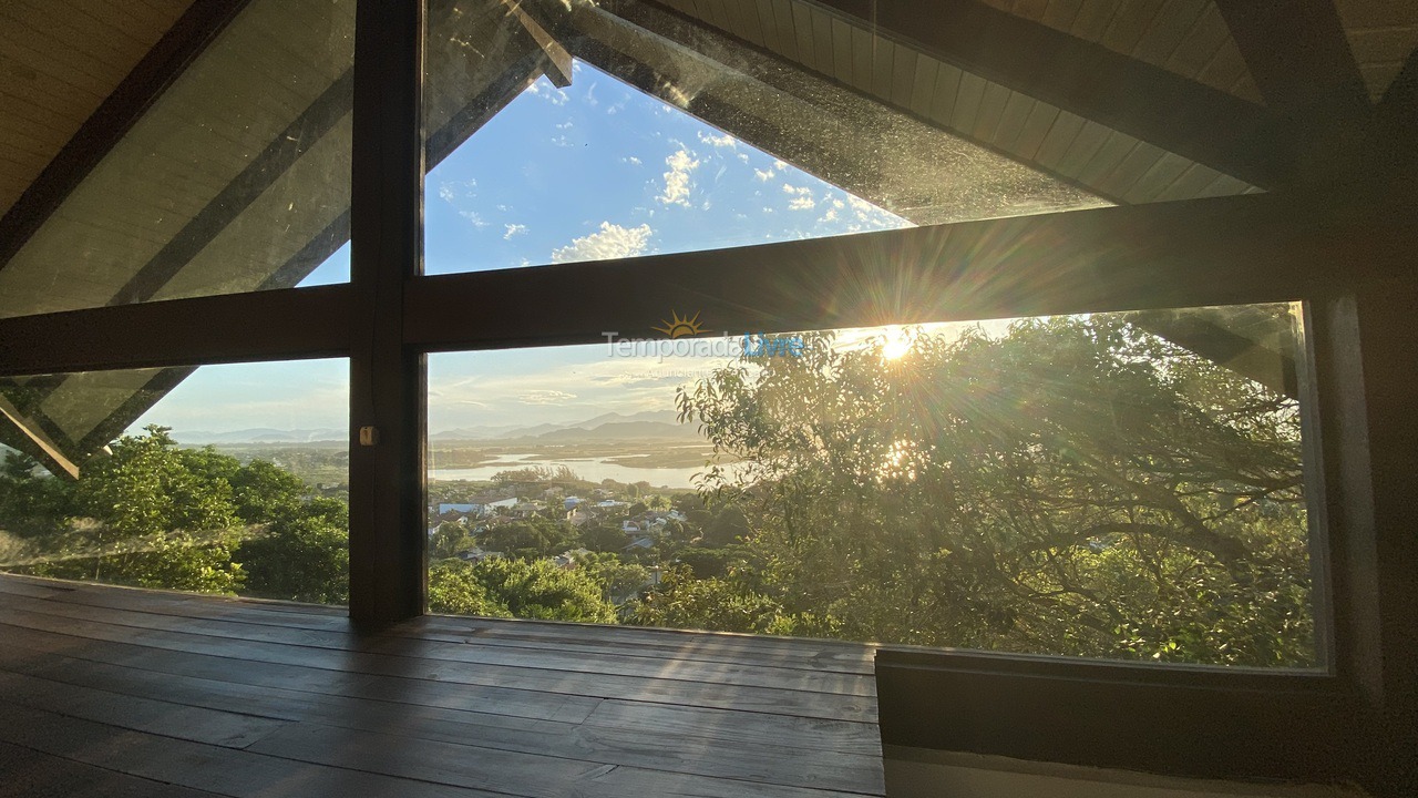 House for vacation rental in Garopaba (Praia da Ferrugem)