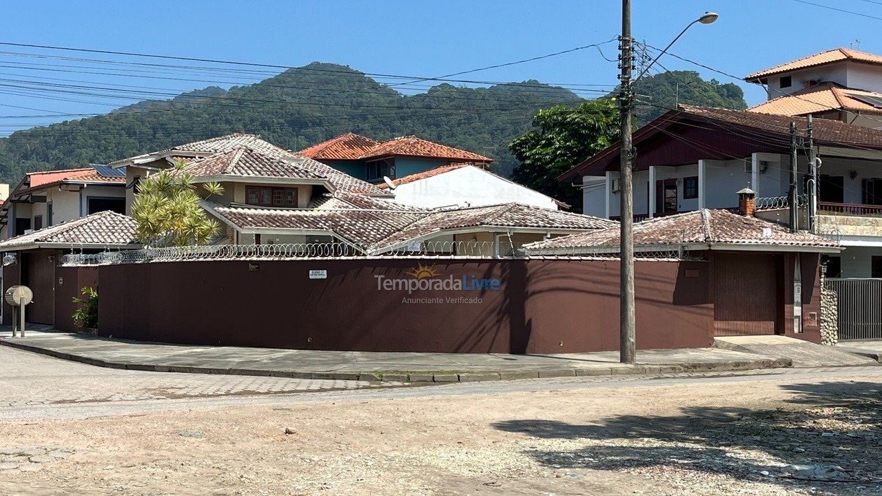 Casa para alquiler de vacaciones em Ubatuba (Praia Grande)