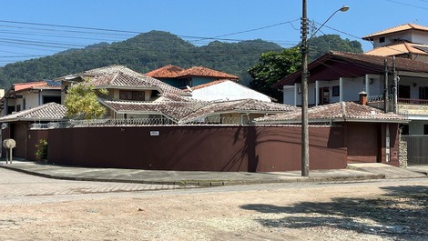 100mts Playa Grande Casa Alto Estándar