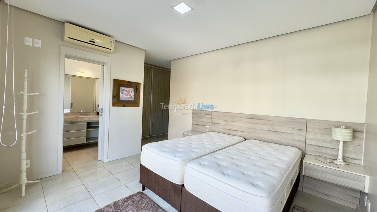 Apartment for vacation rental in Governador Celso Ramos (Praia de Palmas)