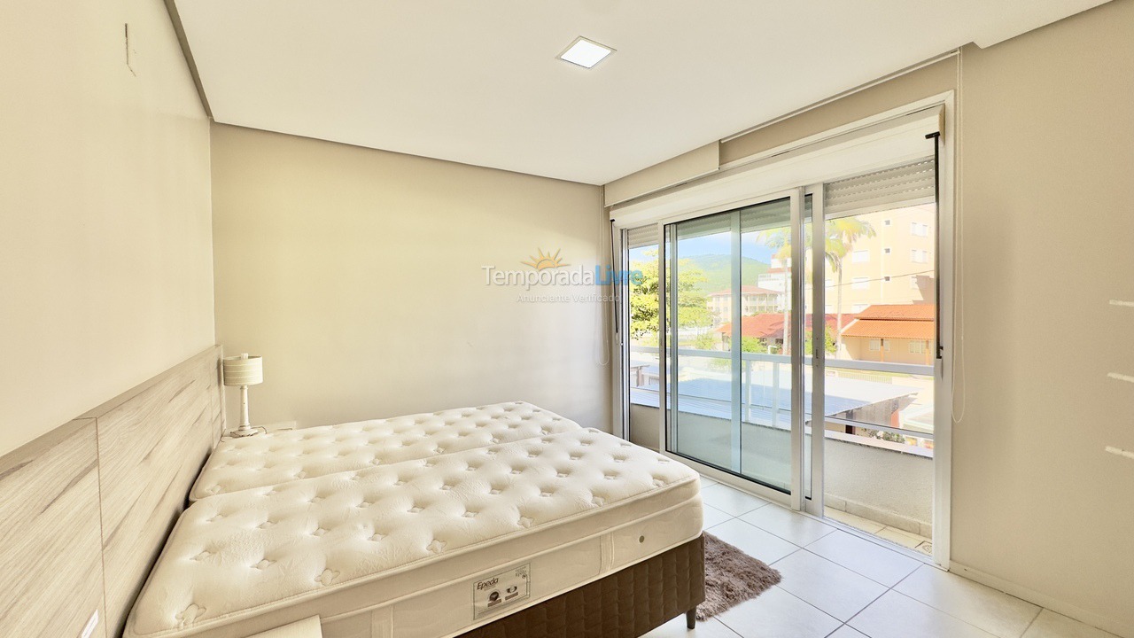 Apartment for vacation rental in Governador Celso Ramos (Praia de Palmas)