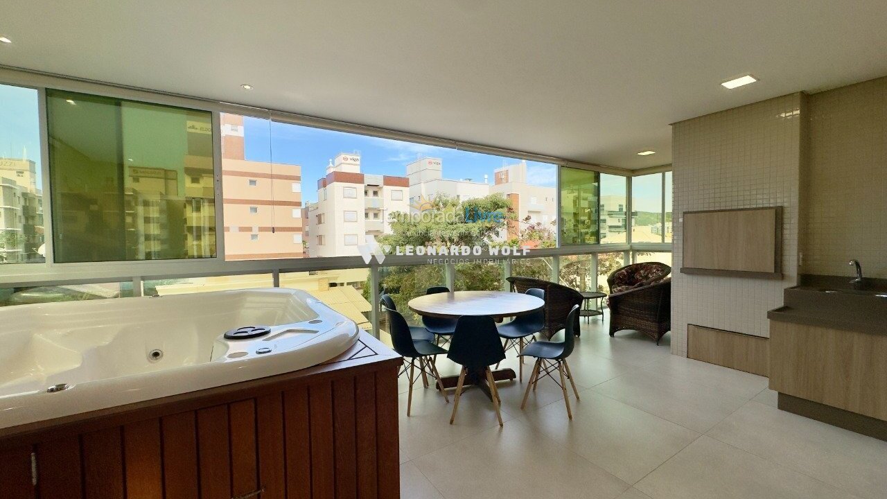 Apartamento para aluguel de temporada em Governador Celso Ramos (Praia de Palmas)