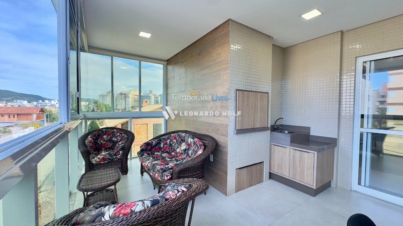 Apartamento para aluguel de temporada em Governador Celso Ramos (Praia de Palmas)