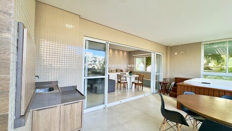 Apartamento Completo na Quadra do Mar em Praia de Palmas