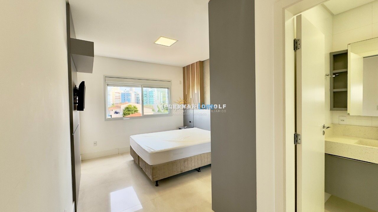 Apartamento para aluguel de temporada em Governador Celso Ramos (Praia de Palmas)