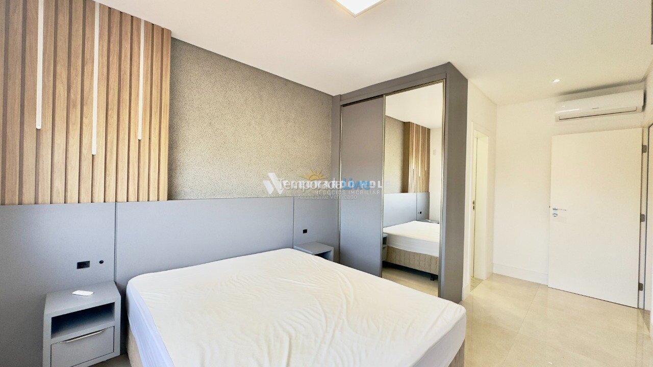 Apartamento para aluguel de temporada em Governador Celso Ramos (Praia de Palmas)