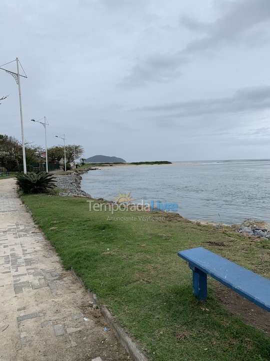 Casa para aluguel de temporada em São Francisco do Sul (Ubatuba)