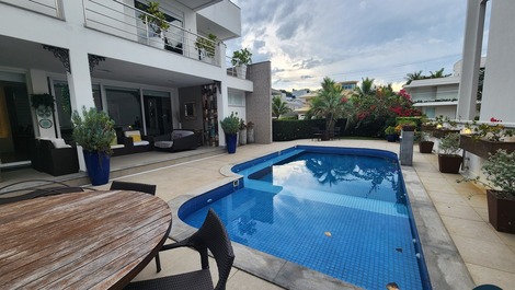 Casa para alquilar en Florianopolis - Jurerê Internacional
