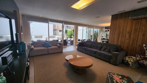 Casa de lujo a 100 m de la playa de Jurerê Internacional