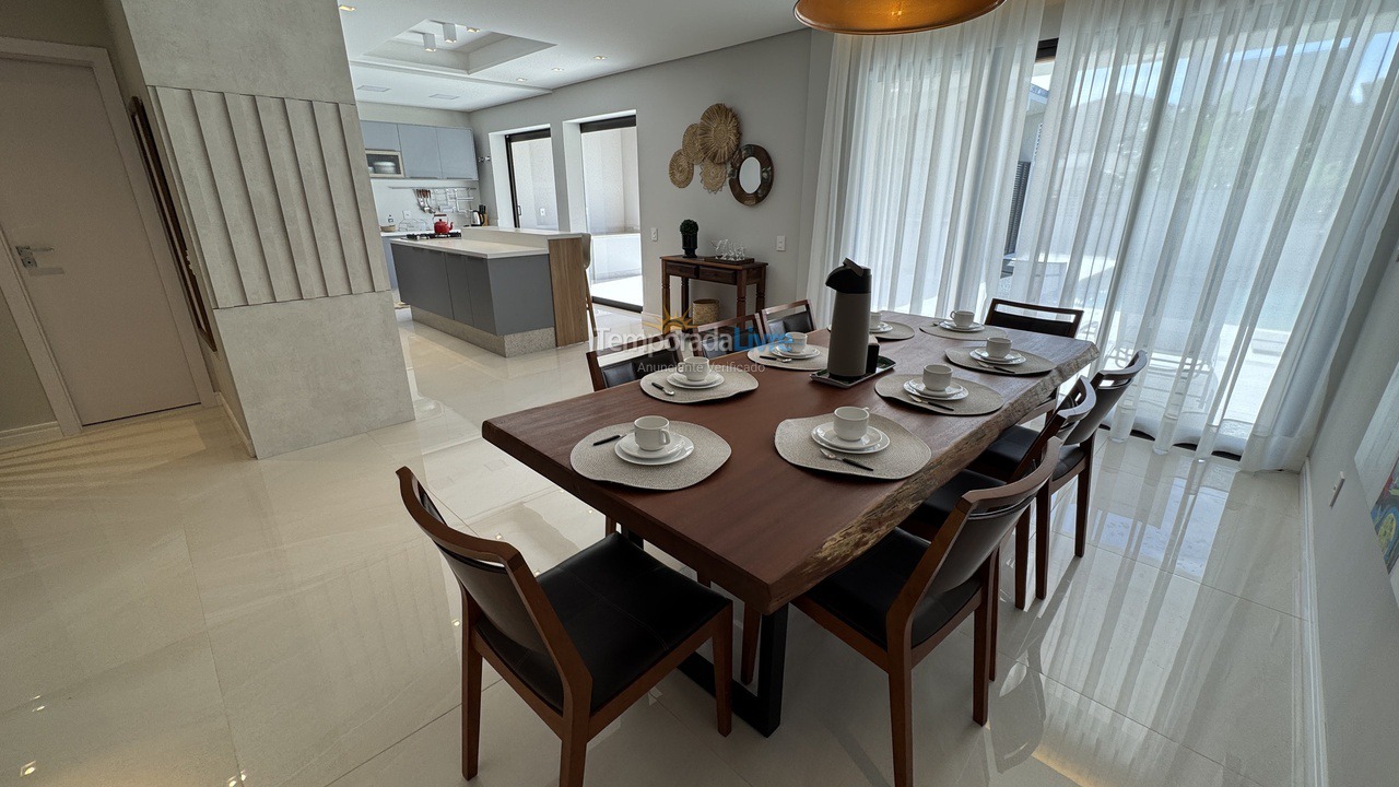 Casa para aluguel de temporada em Florianopolis (Jurerê Internacional)