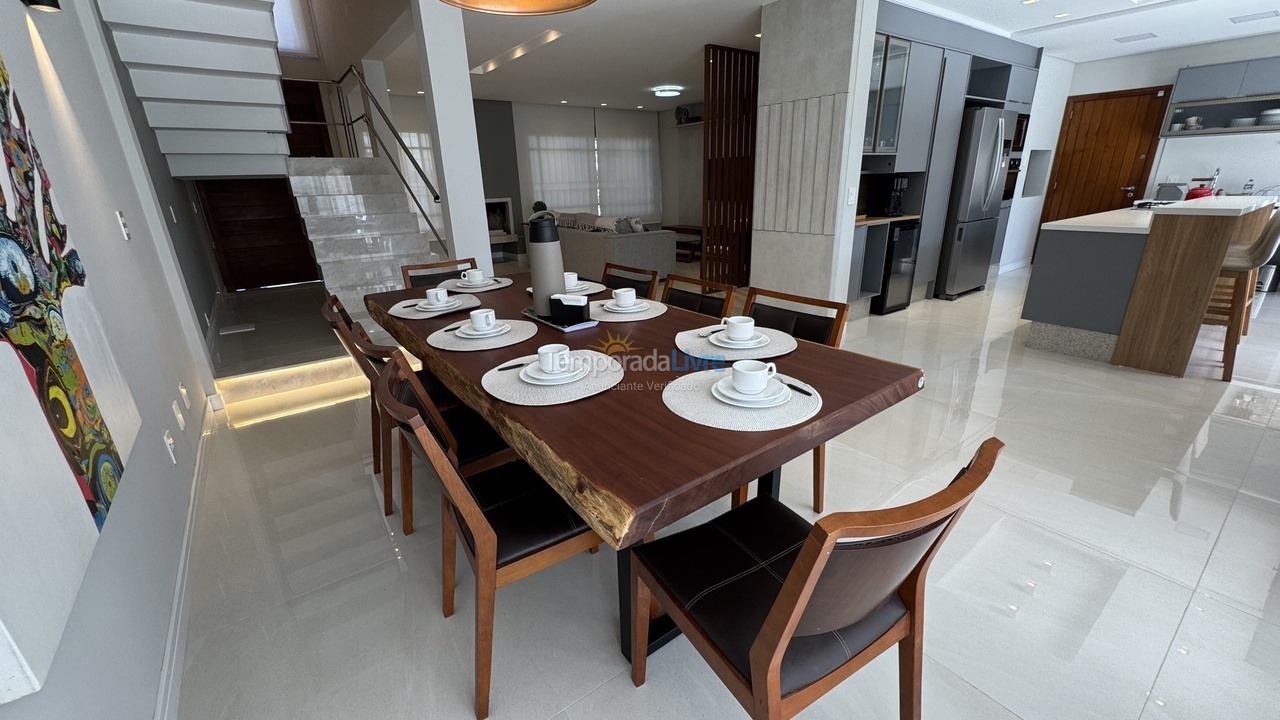Casa para aluguel de temporada em Florianopolis (Jurerê Internacional)