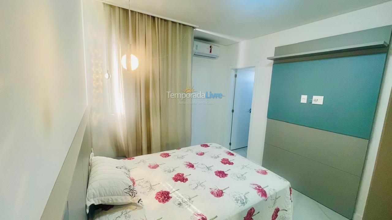 Apartamento para aluguel de temporada em Itapema (Meia Praia Frente Mar)