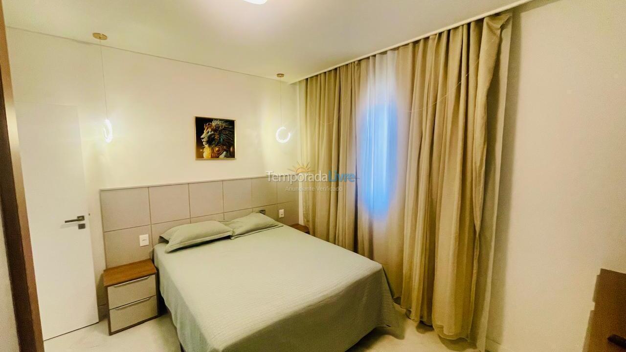 Apartamento para aluguel de temporada em Itapema (Meia Praia Frente Mar)