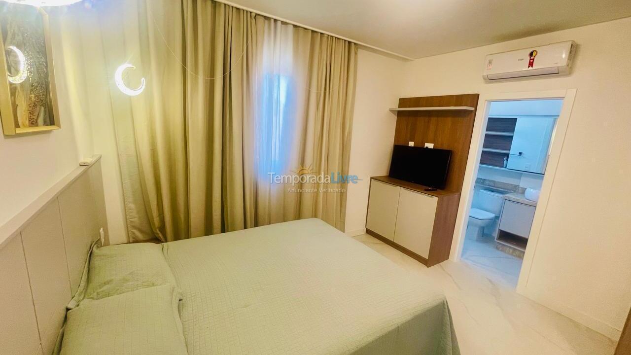 Apartamento para aluguel de temporada em Itapema (Meia Praia Frente Mar)