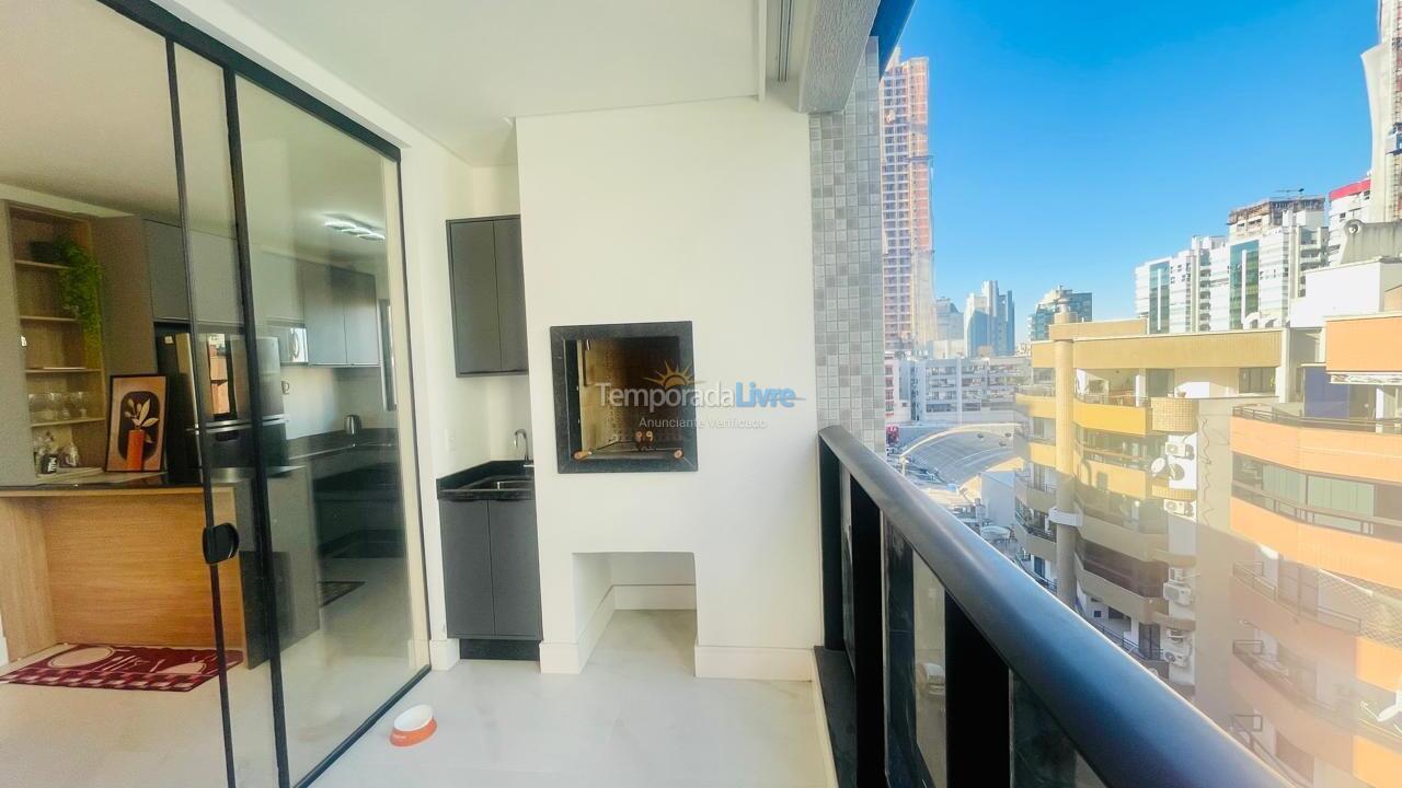Apartamento para aluguel de temporada em Itapema (Meia Praia Frente Mar)